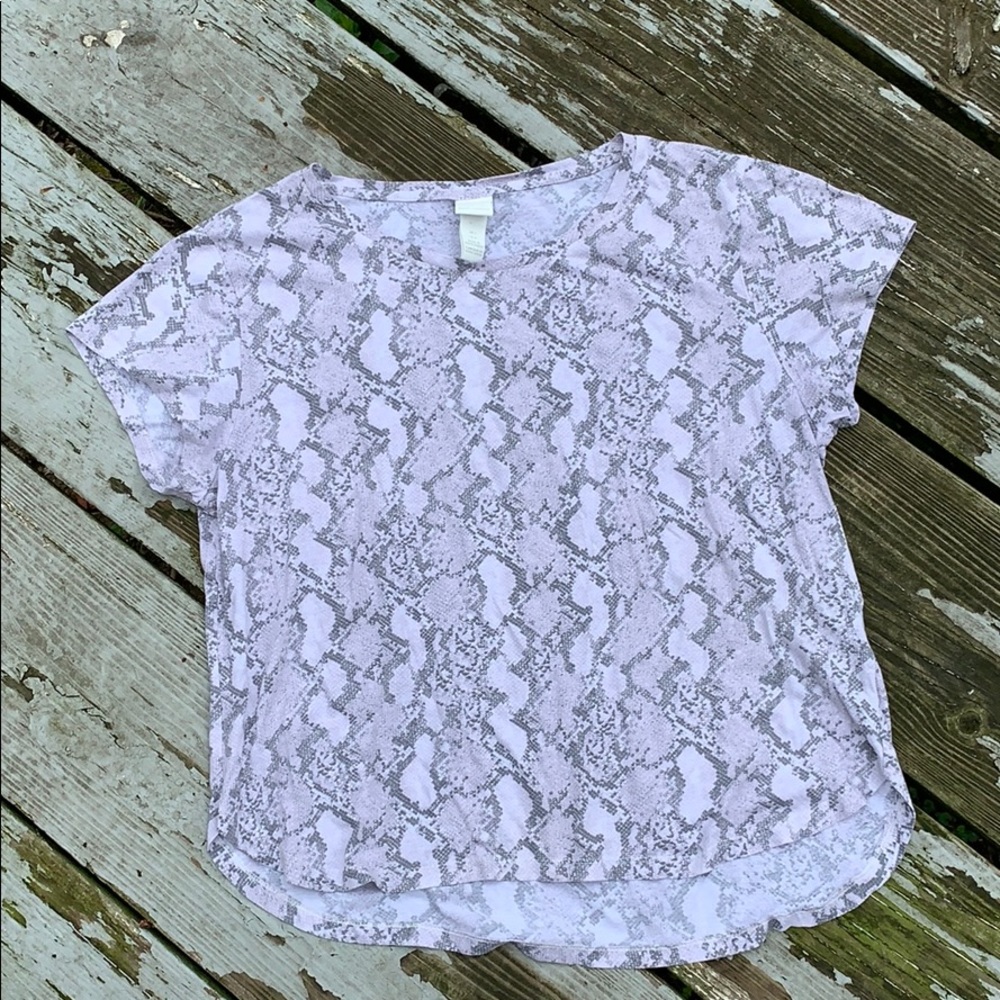 🌻 5 for $25 H&M Python Snake Basic Tee Large